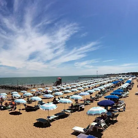 别墅 Lovely In Lignano Pineta 利尼亚诺萨比亚多罗